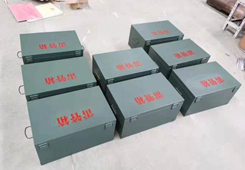 三原炸药箱和雷管箱一般是怎么存放的？